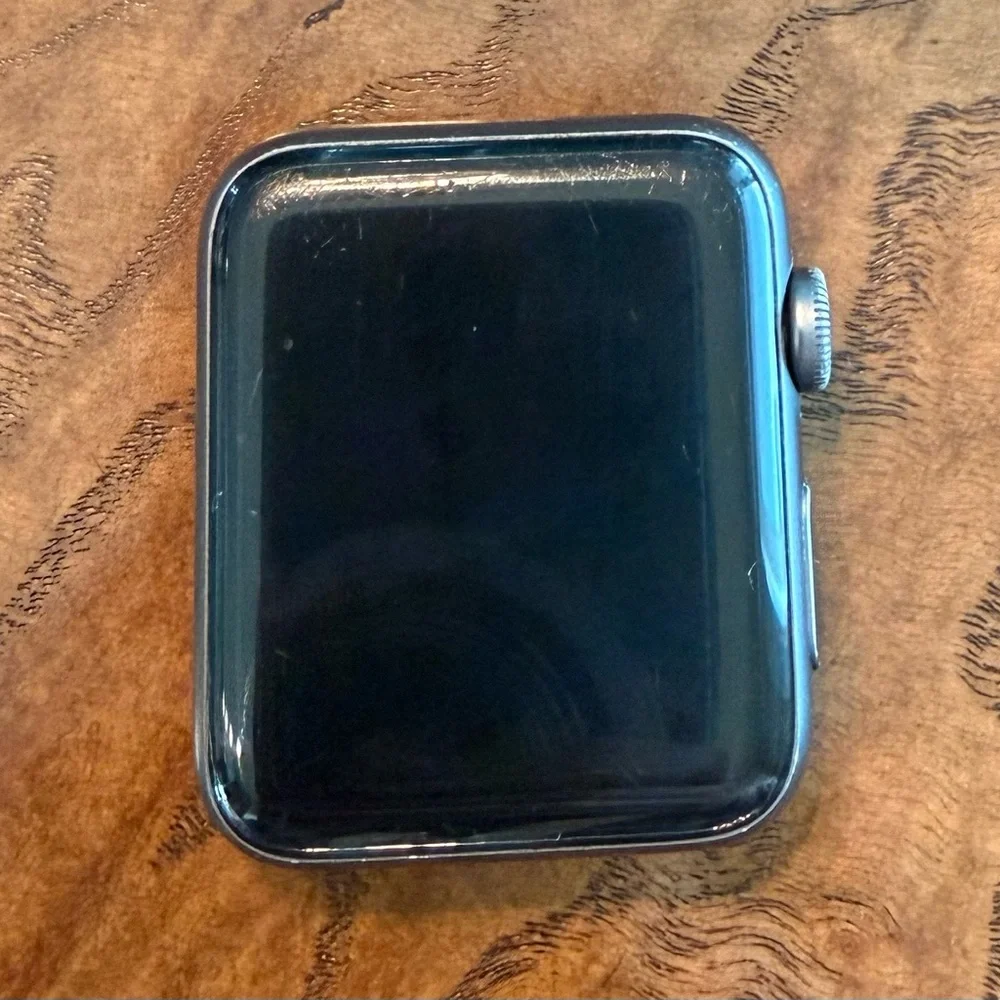 Apple Smartwatch Series 3 (GPS) Touchscreen and Sport Band